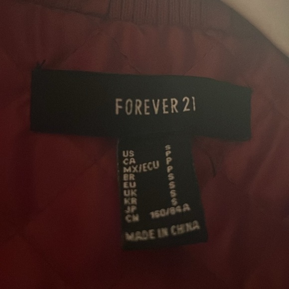 Worn once. Size small, puffer jacket - Picture 2 of 3
